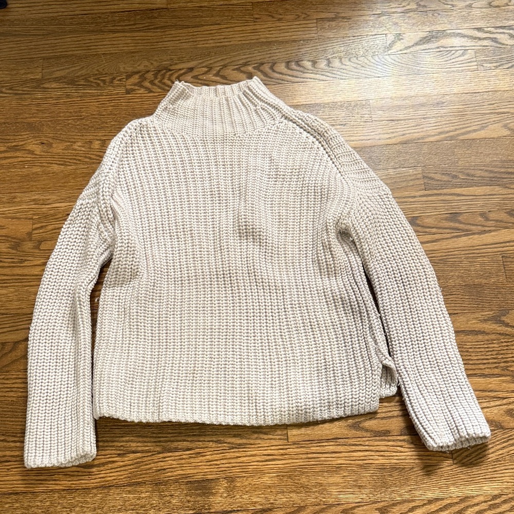 INTERMIX Cream Turtleneck Sweater Size Small